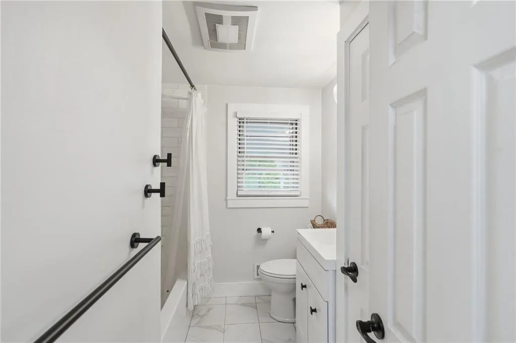 22 Yale Avenue East Providence RI 02915