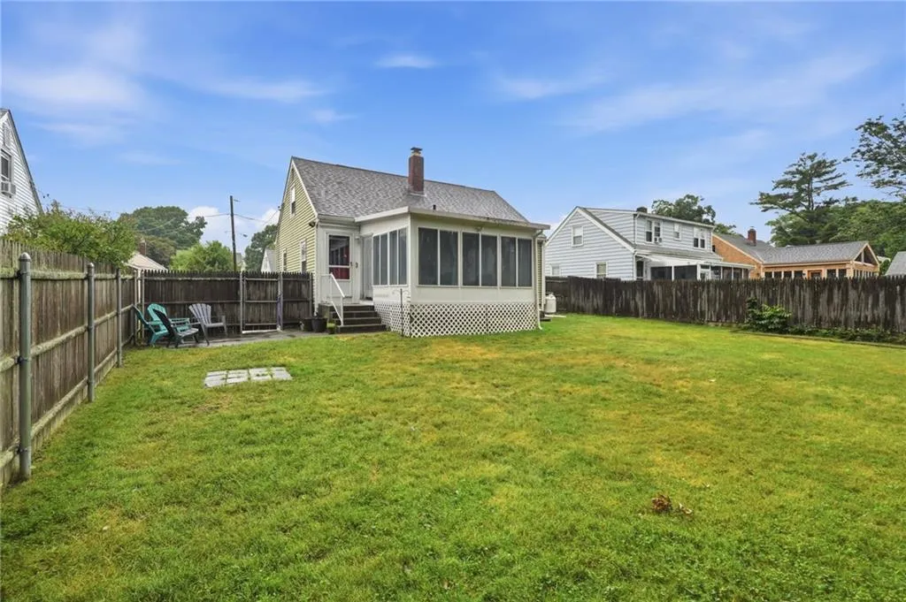 22 Yale Avenue East Providence RI 02915