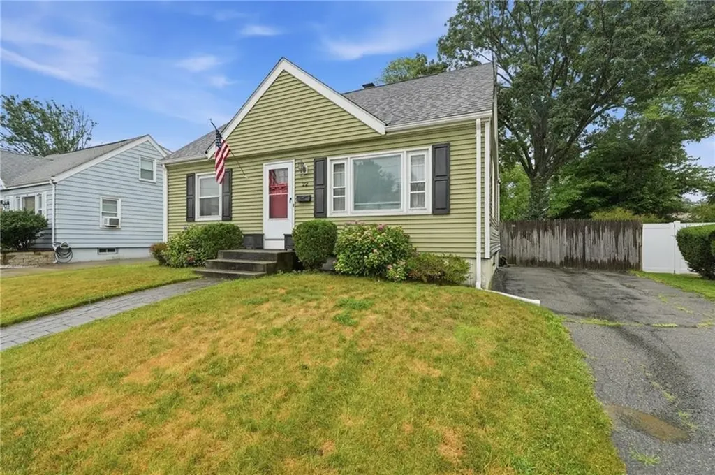 22 Yale Avenue East Providence RI 02915