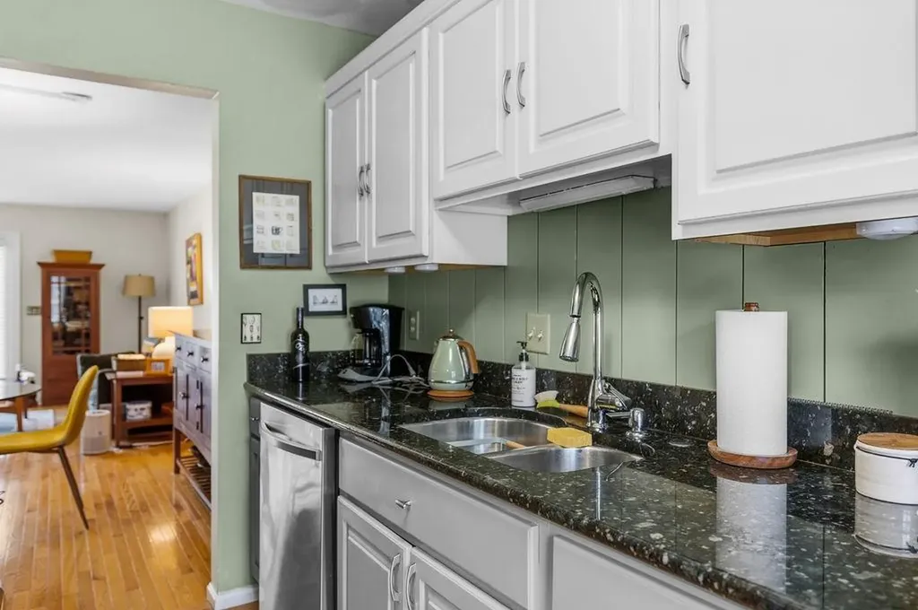 878 Bullocks Point Avenue East Providence RI 02915