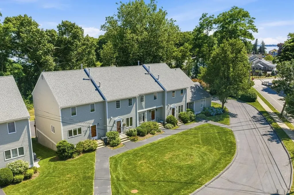 878 Bullocks Point Avenue East Providence RI 02915