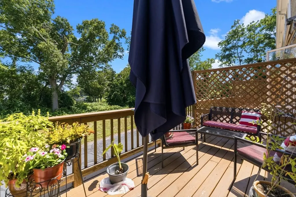878 Bullocks Point Avenue East Providence RI 02915