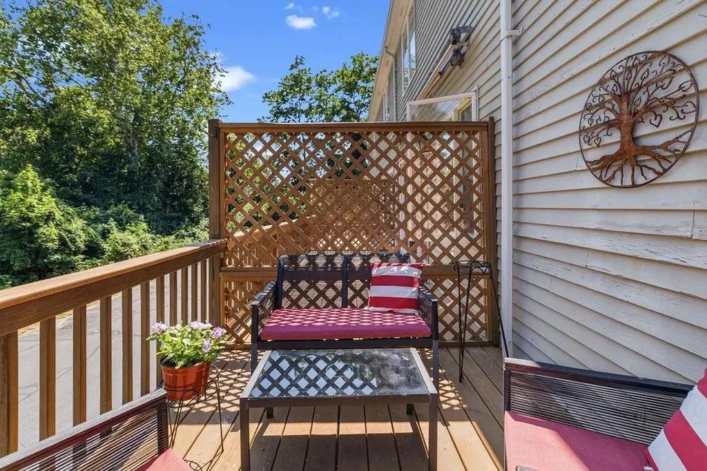 878 Bullocks Point Avenue East Providence RI 02915
