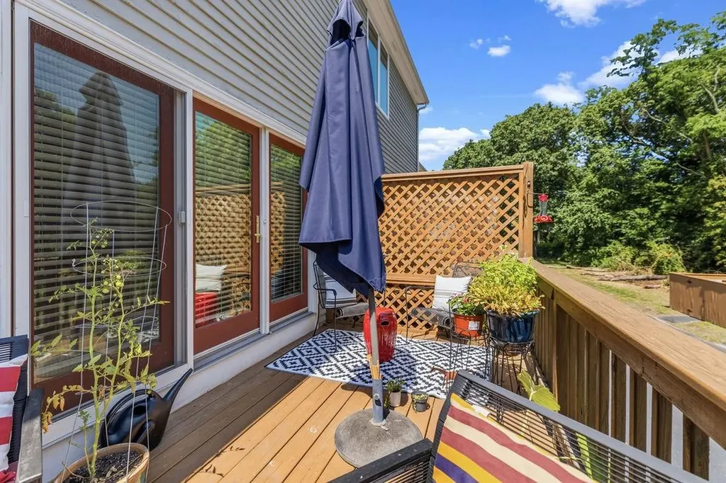 878 Bullocks Point Avenue East Providence RI 02915