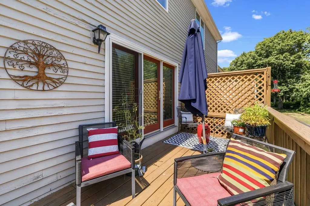878 Bullocks Point Avenue East Providence RI 02915