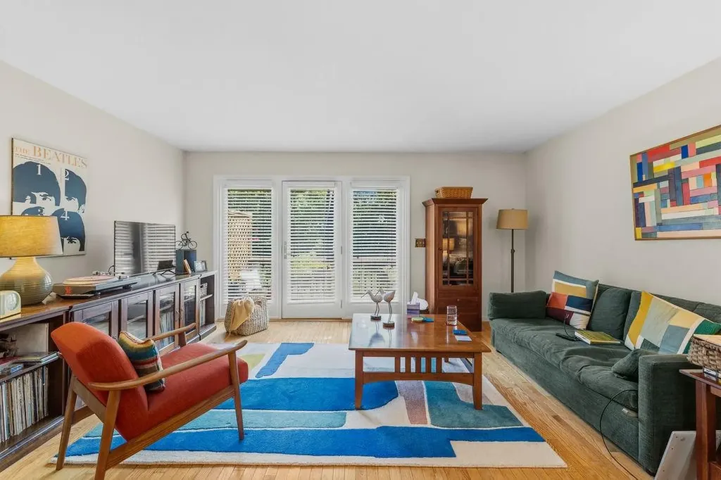 878 Bullocks Point Avenue East Providence RI 02915