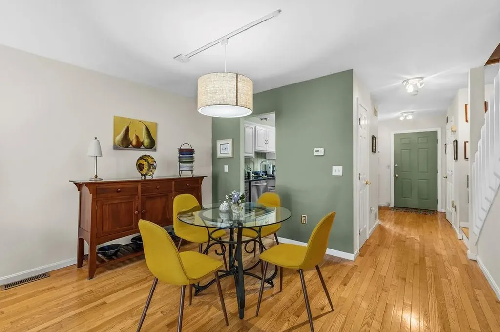 878 Bullocks Point Avenue East Providence RI 02915