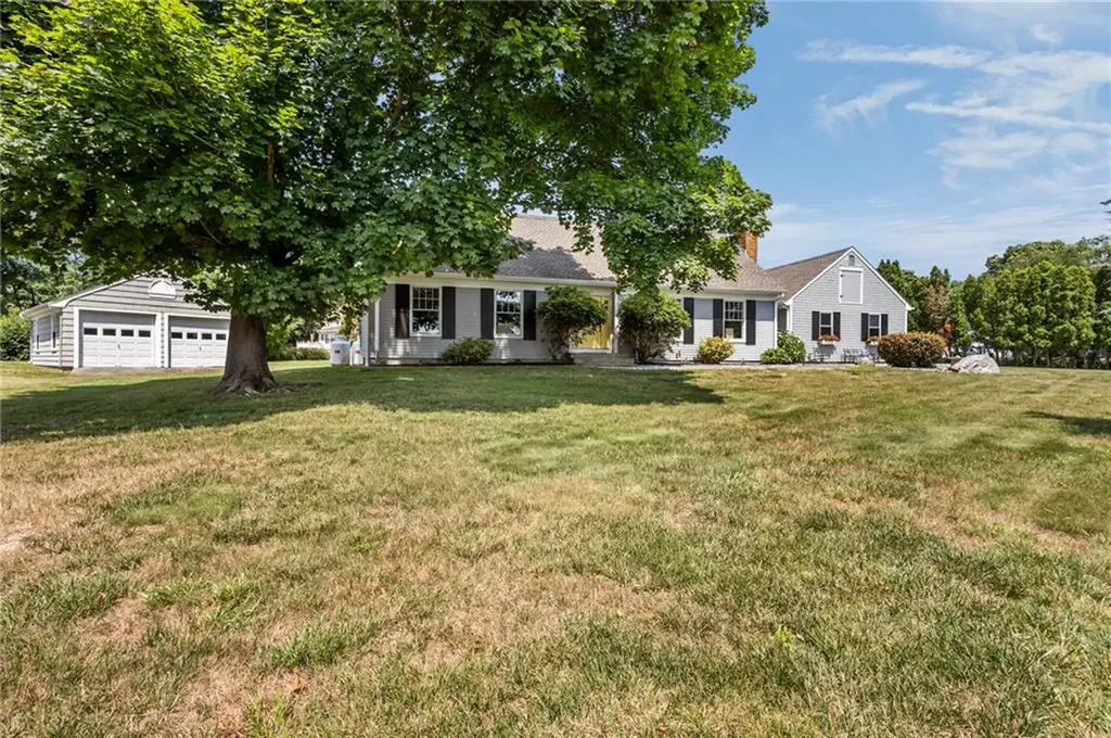 11 Stonegate Road Warren RI 02885