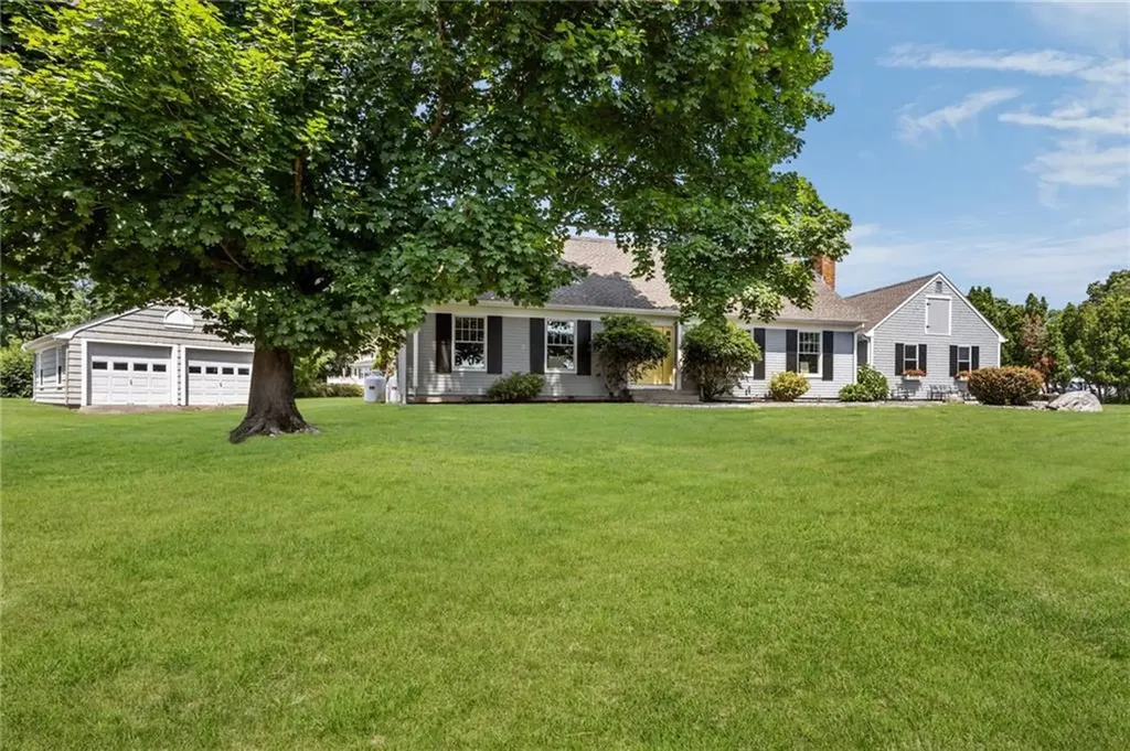 11 Stonegate Road Warren RI 02885
