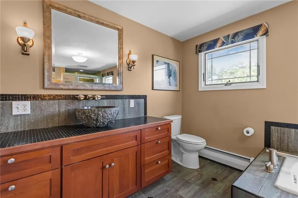 11 Stonegate Road Warren RI 02885