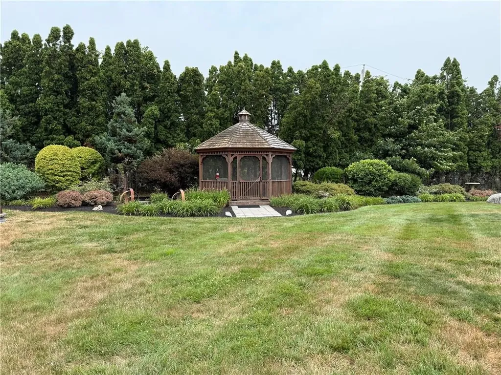 11 Stonegate Road Warren RI 02885