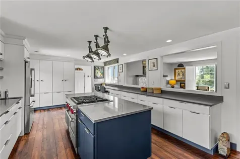 11 Stonegate Road Warren RI 02885
