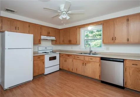 94 Ferreira Terrace Portsmouth RI 02871