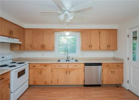94 Ferreira Terrace Portsmouth RI 02871