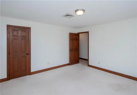 94 Ferreira Terrace Portsmouth RI 02871