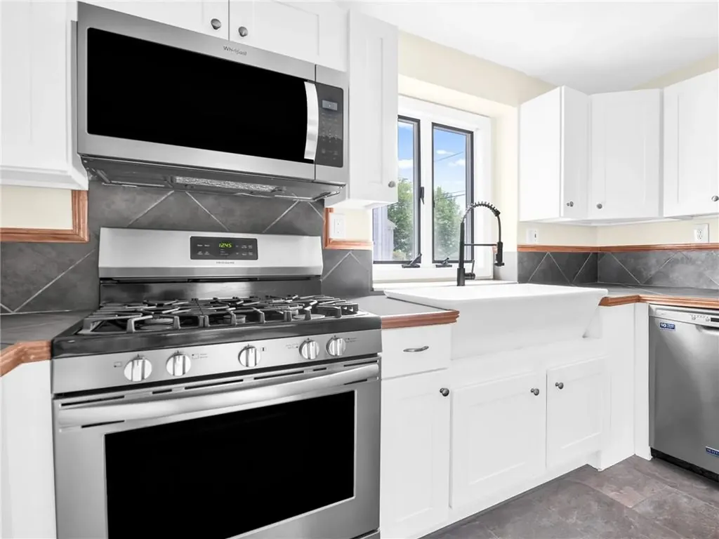 45 Van Zandt Avenue Warwick RI 02889
