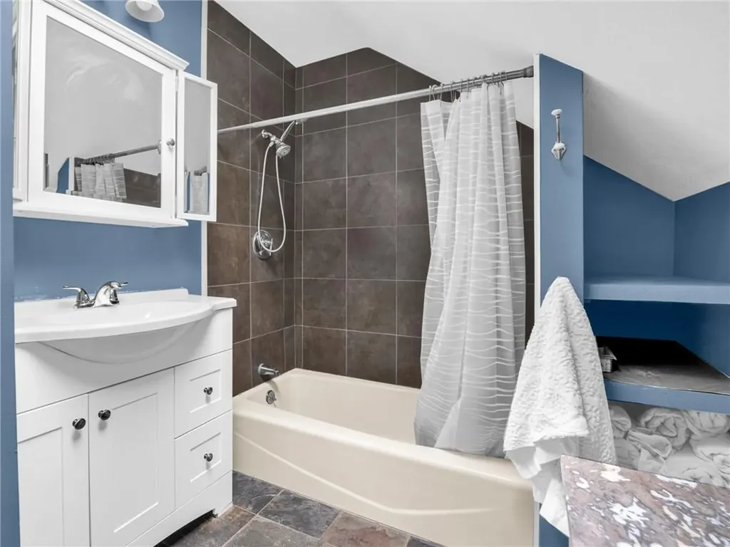45 Van Zandt Avenue Warwick RI 02889