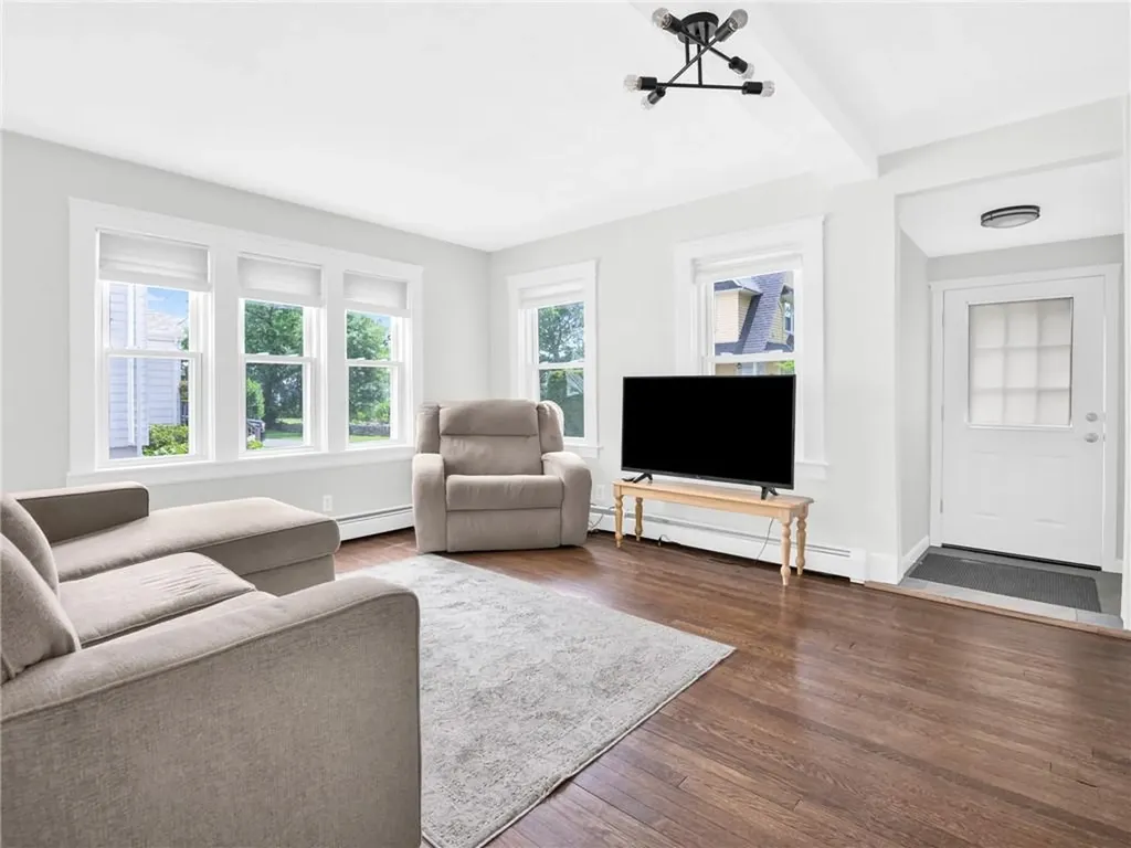 45 Van Zandt Avenue Warwick RI 02889