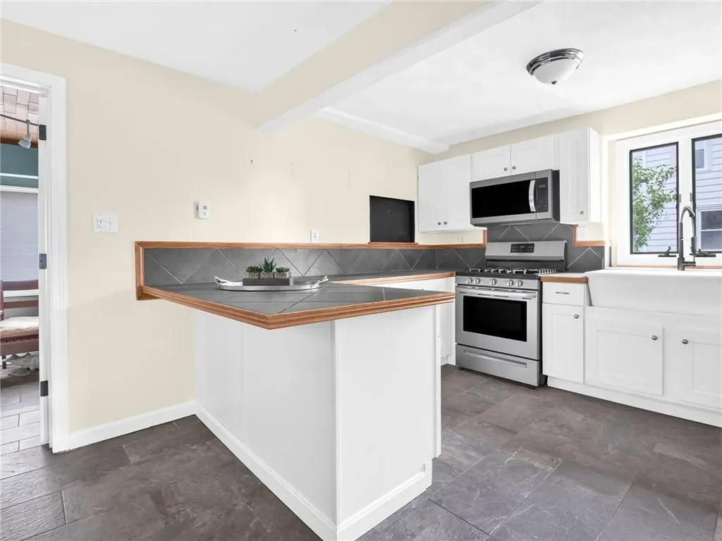 45 Van Zandt Avenue Warwick RI 02889