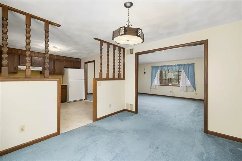 18 Fawn Lane West Warwick RI 02893