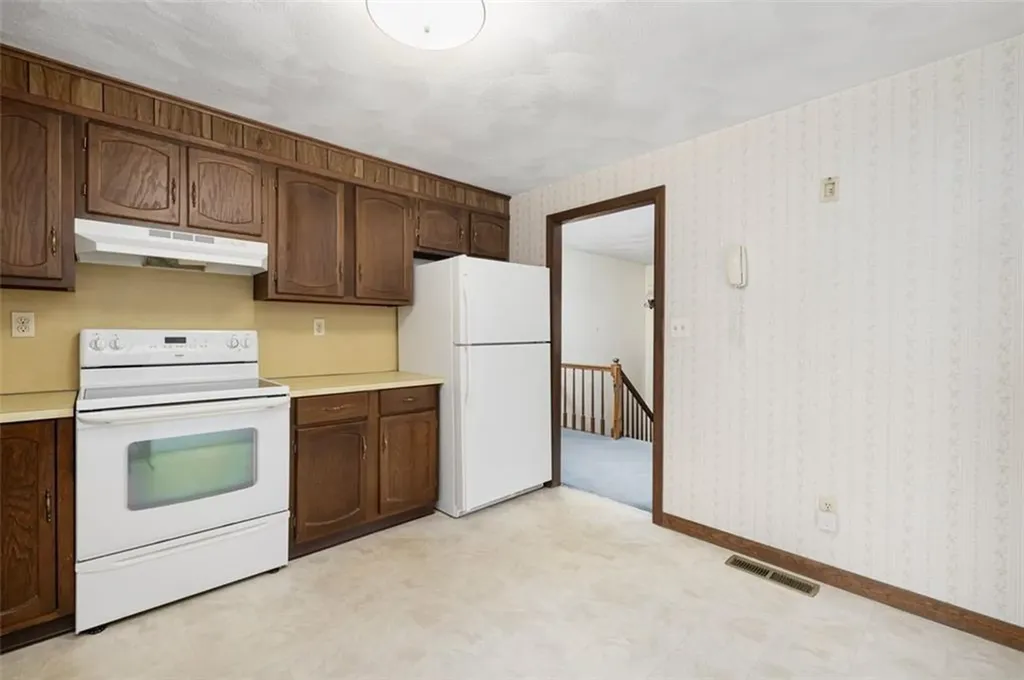 18 Fawn Lane West Warwick RI 02893