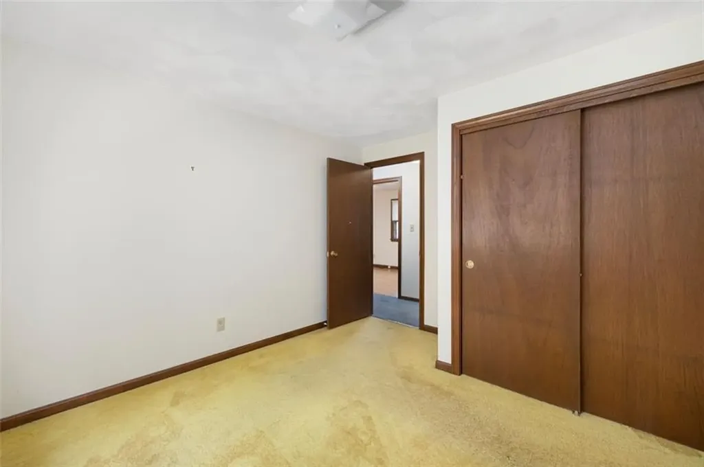 18 Fawn Lane West Warwick RI 02893