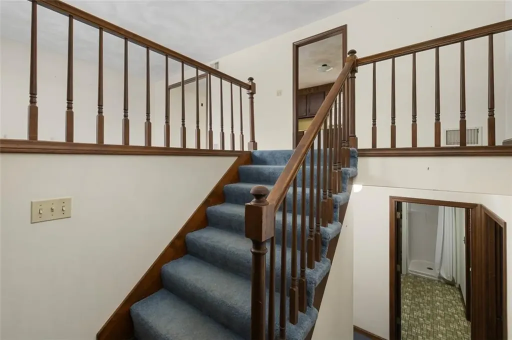 18 Fawn Lane West Warwick RI 02893