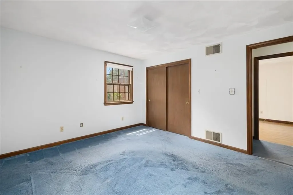 18 Fawn Lane West Warwick RI 02893