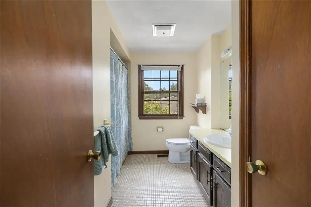 18 Fawn Lane West Warwick RI 02893