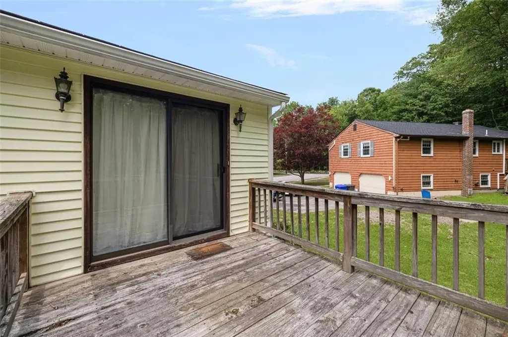18 Fawn Lane West Warwick RI 02893