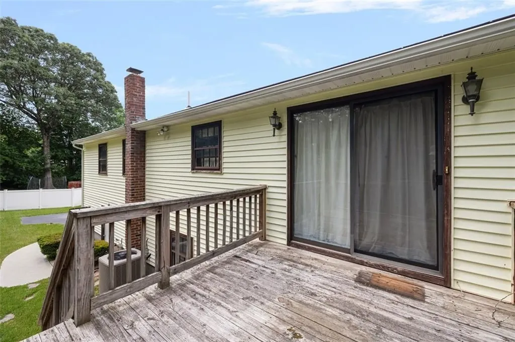 18 Fawn Lane West Warwick RI 02893
