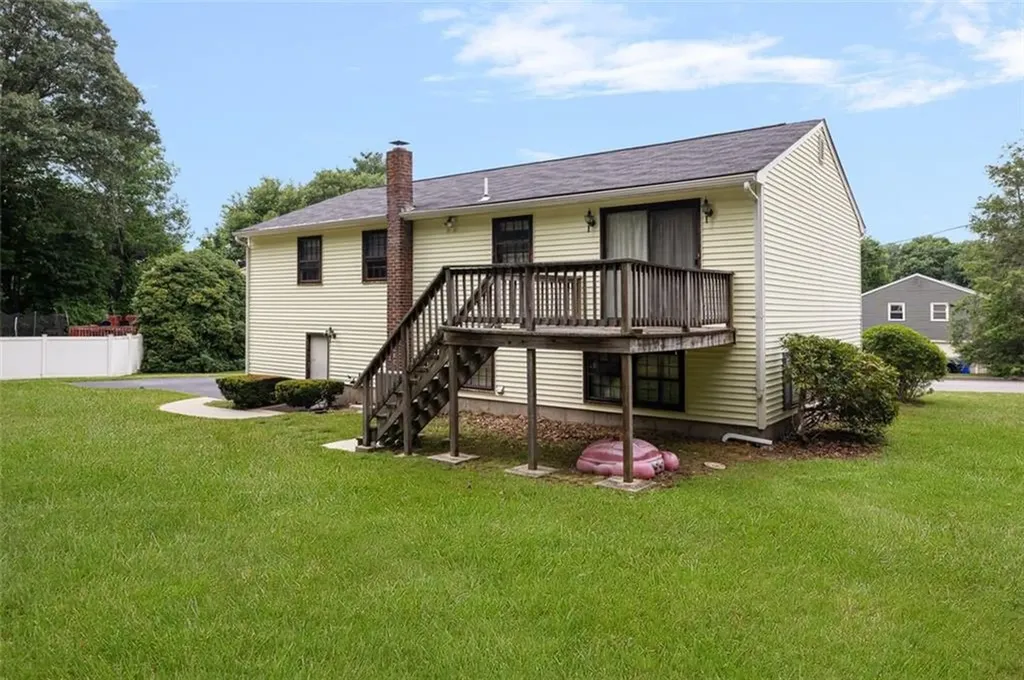 18 Fawn Lane West Warwick RI 02893