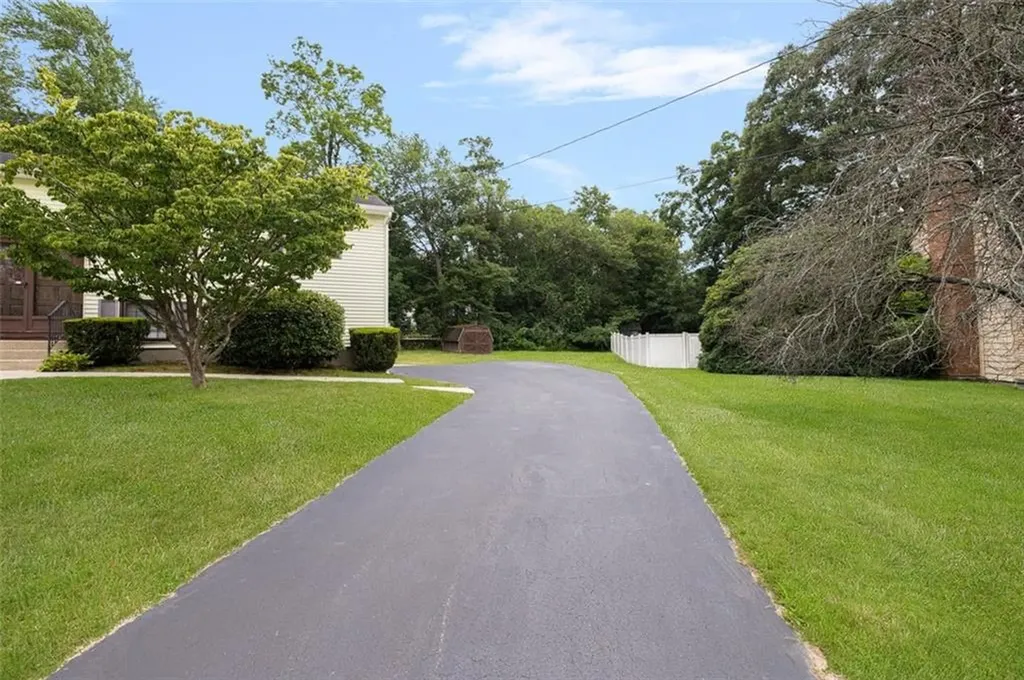 18 Fawn Lane West Warwick RI 02893
