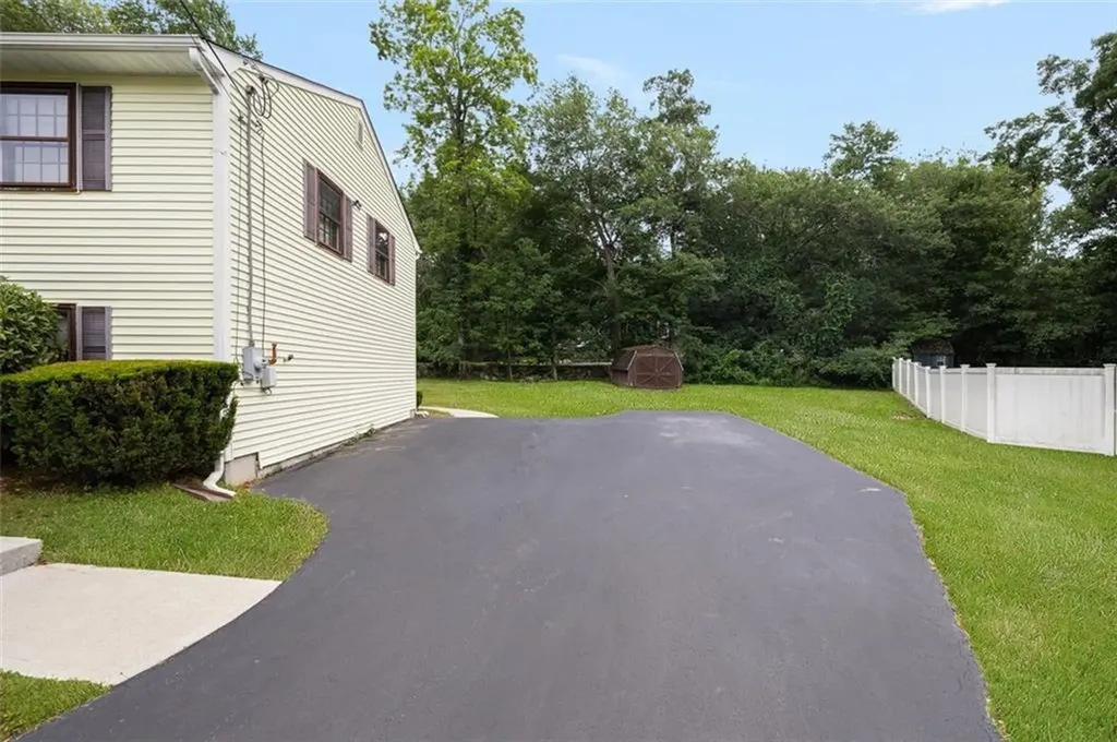 18 Fawn Lane West Warwick RI 02893