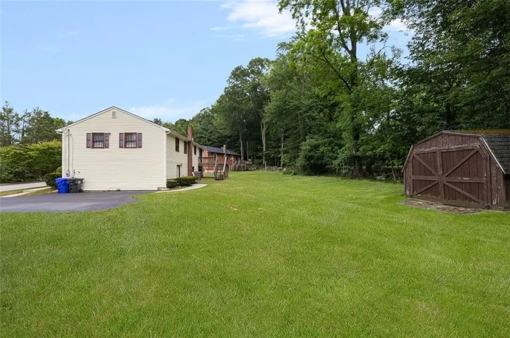 18 Fawn Lane West Warwick RI 02893