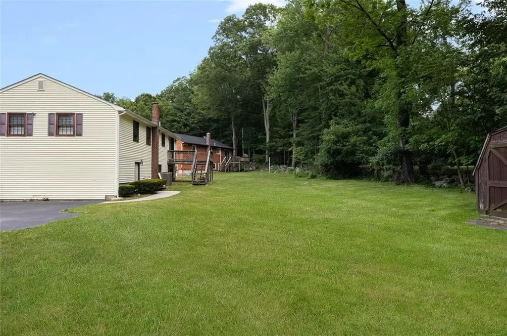 18 Fawn Lane West Warwick RI 02893