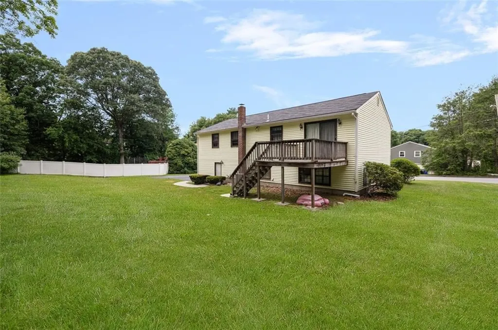 18 Fawn Lane West Warwick RI 02893