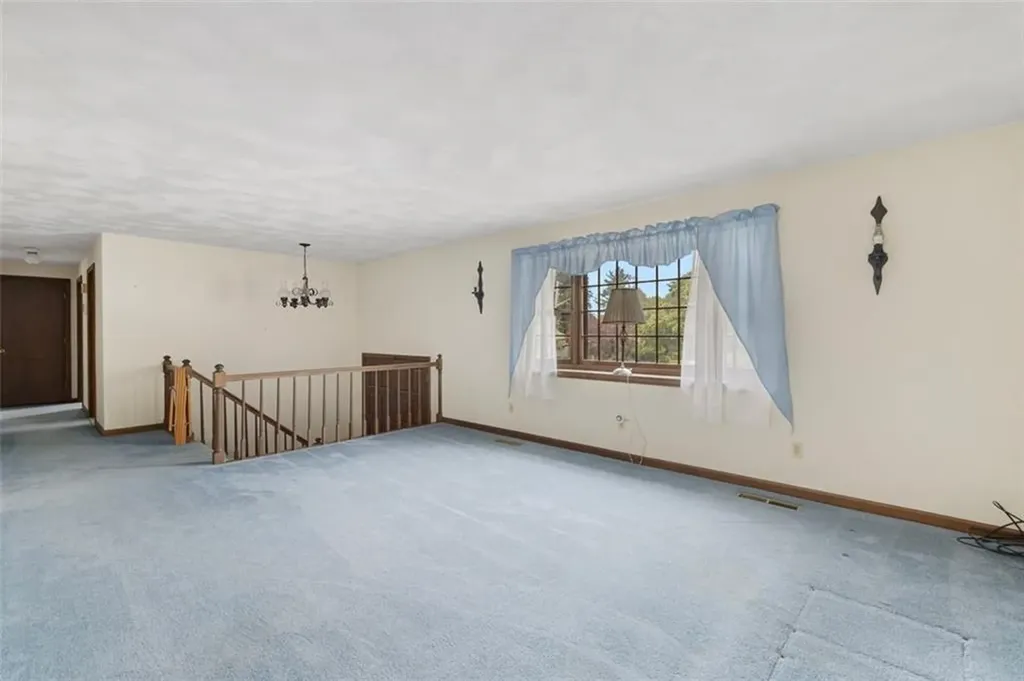 18 Fawn Lane West Warwick RI 02893