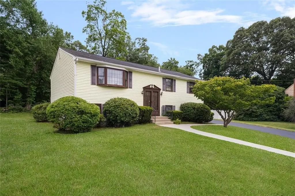 18 Fawn Lane West Warwick RI 02893