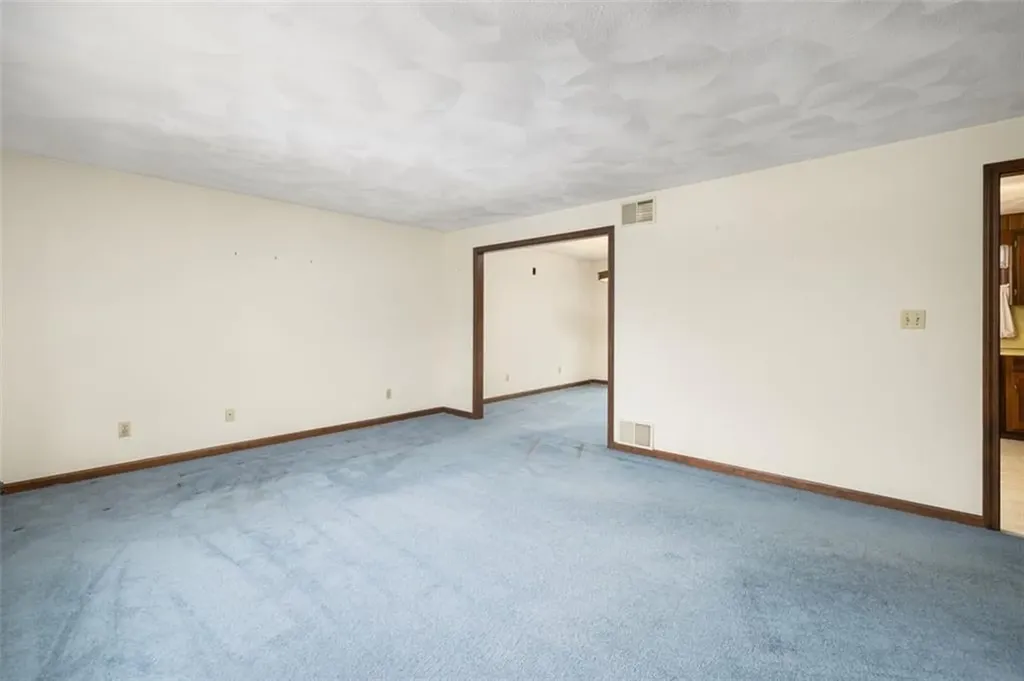 18 Fawn Lane West Warwick RI 02893