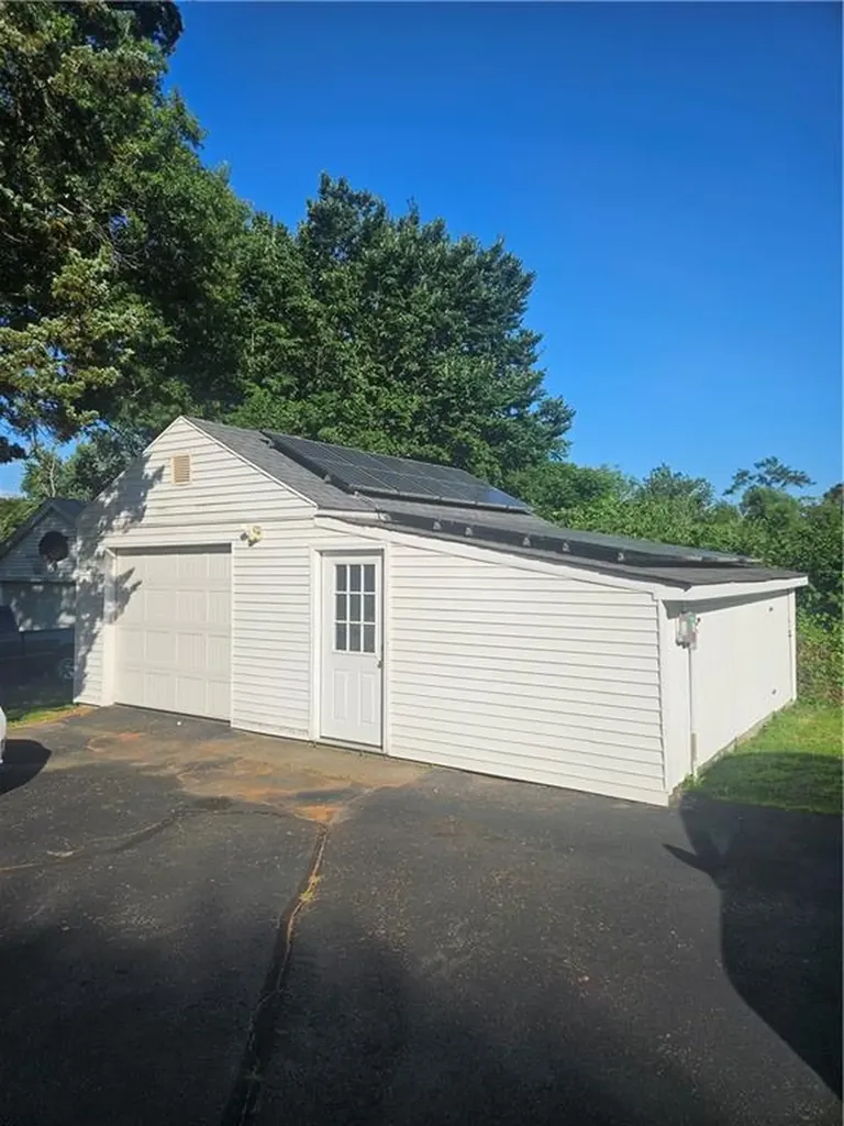 1304 New London Avenue Cranston RI 02920