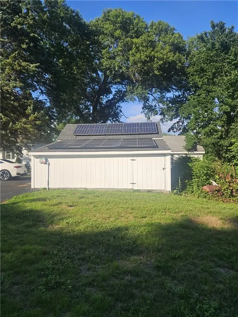 1304 New London Avenue Cranston RI 02920