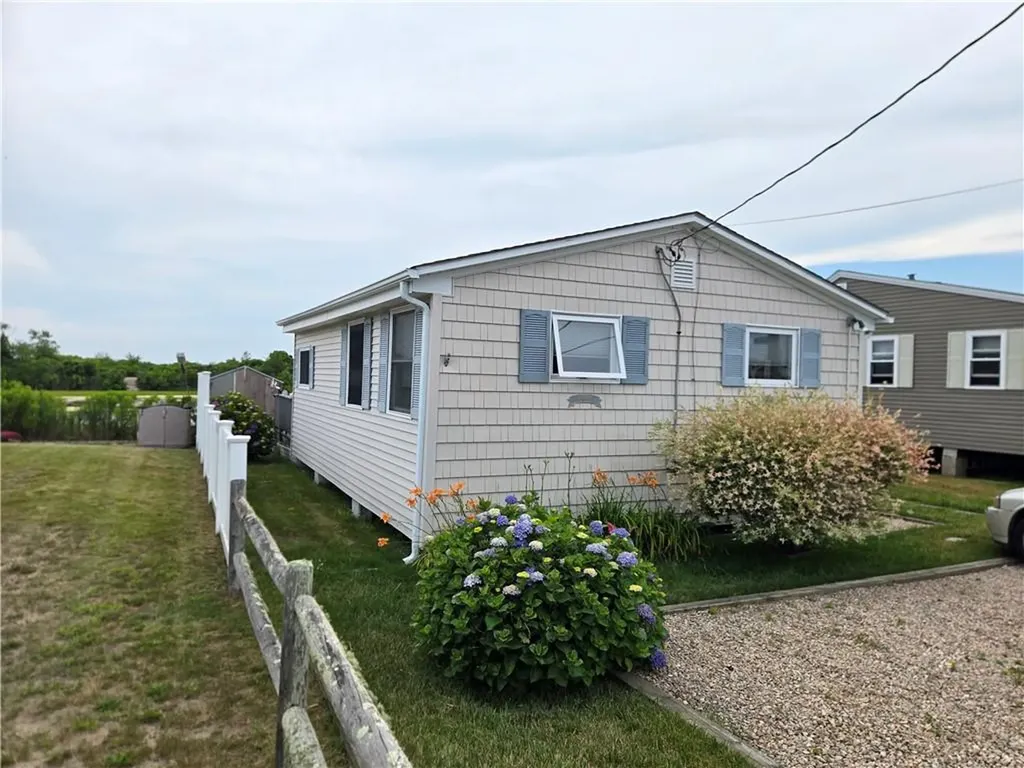 725 H Succotash Road South Kingstown RI 02879