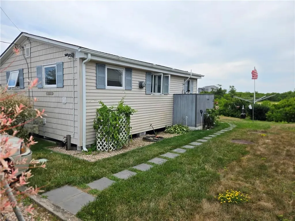 725 H Succotash Road South Kingstown RI 02879