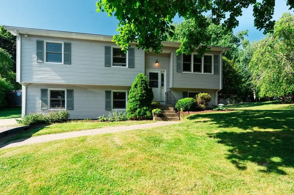 35 Old Pine Road Narragansett RI 02882