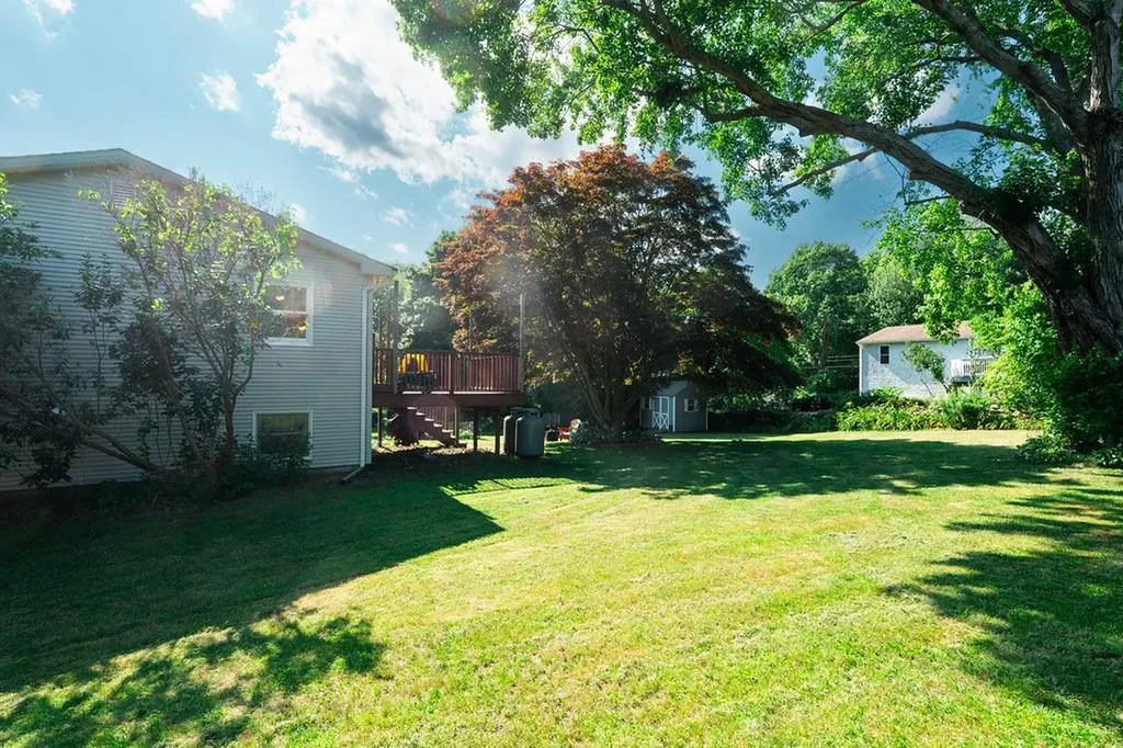 35 Old Pine Road Narragansett RI 02882