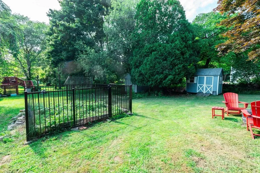 35 Old Pine Road Narragansett RI 02882