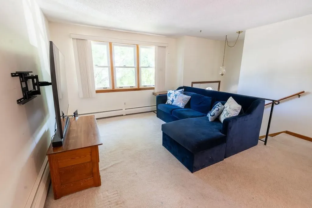 35 Old Pine Road Narragansett RI 02882