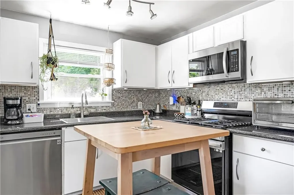 33 Malbone Street Providence RI 02908