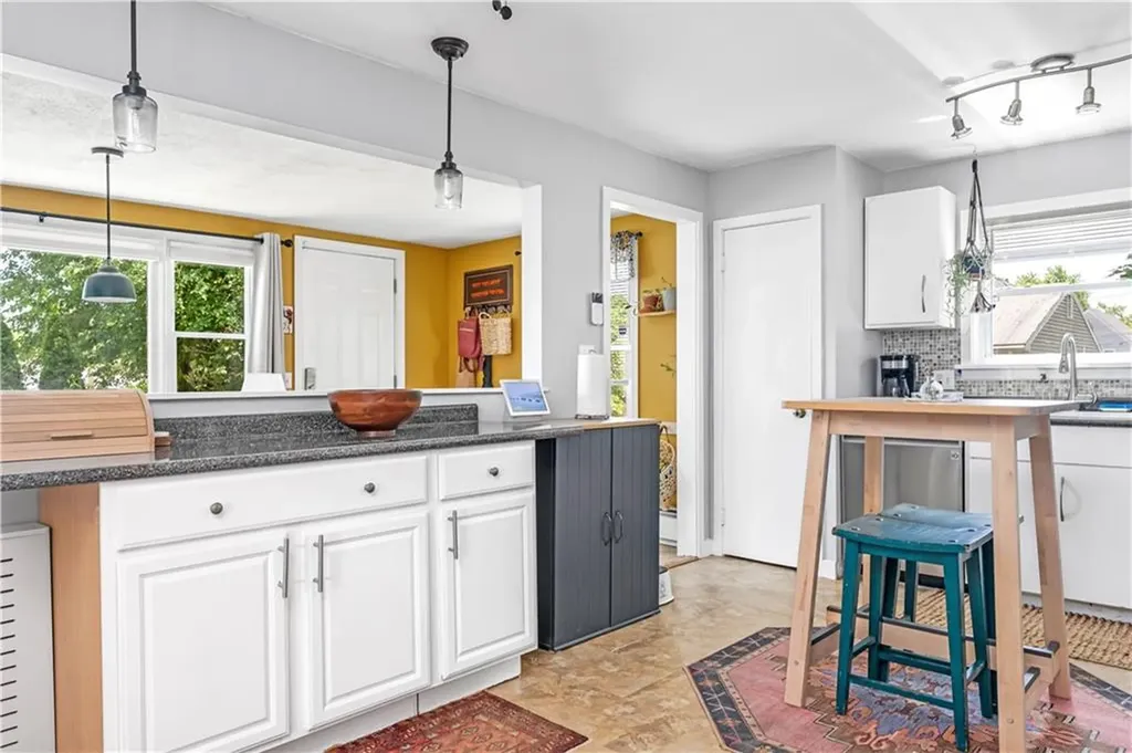 33 Malbone Street Providence RI 02908